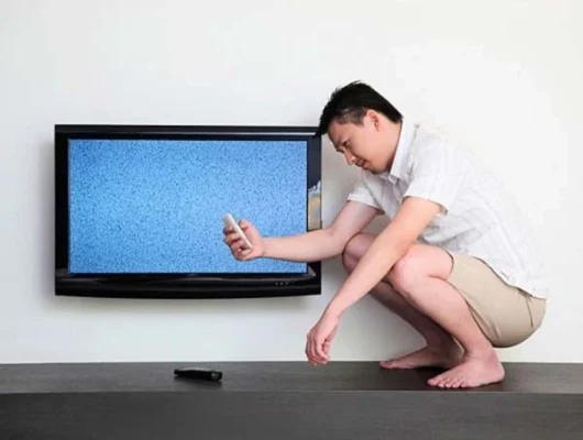 Màn hình tivi bị sọc, nhấp nháy hoặc hiển thị sai màu